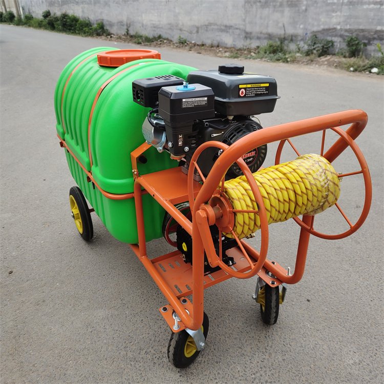 高效植保新選擇 果樹高射程打藥機、四輪手推式園林噴藥機與200L汽油消毒機功能解析與應用場景